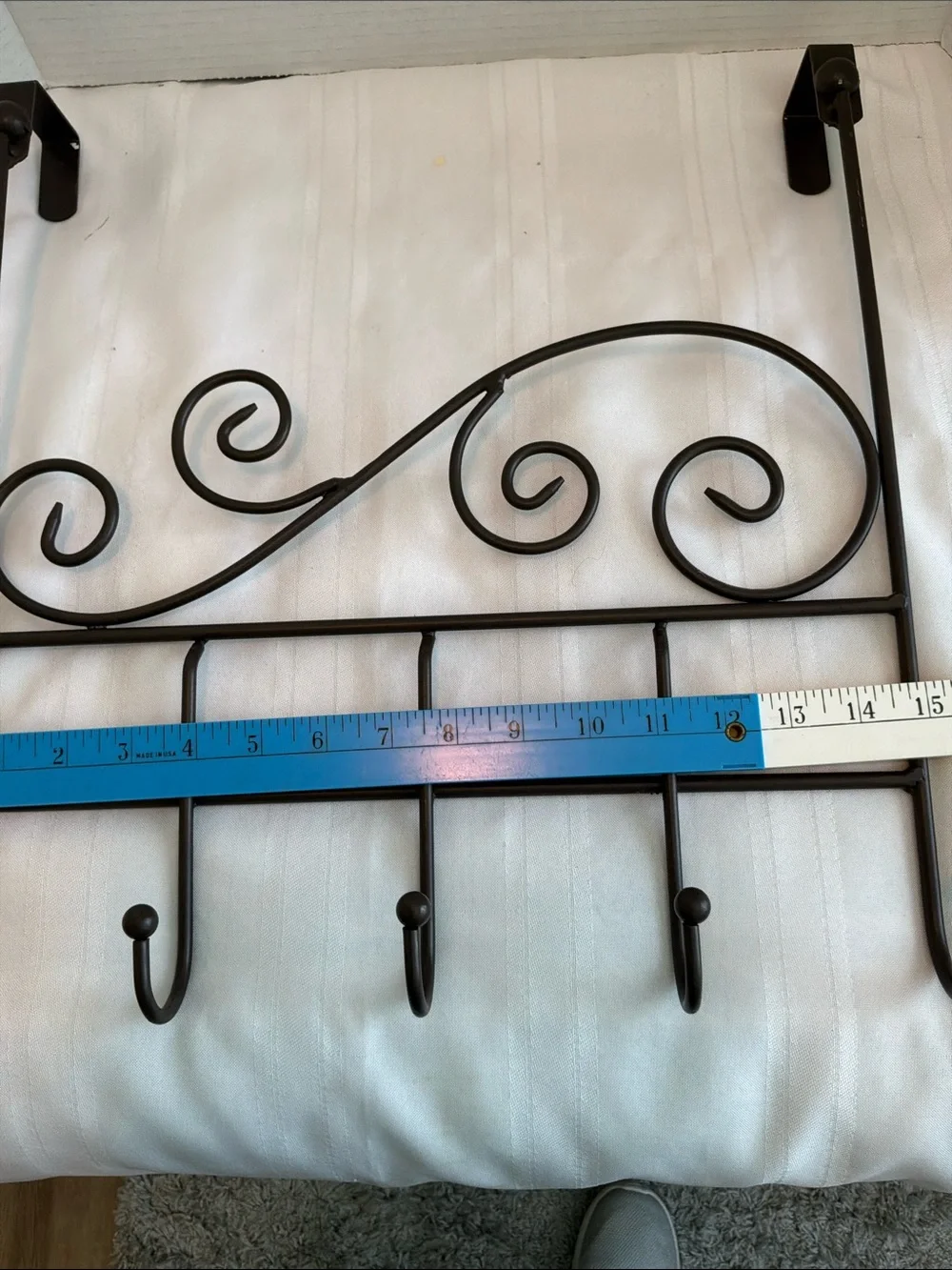 Decorative brown Metal Wall Hook Rack over the door rack with Scroll Design